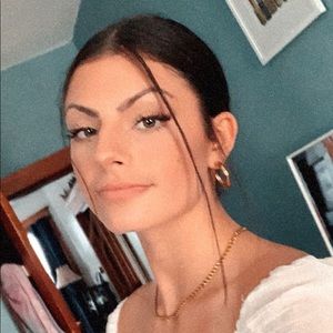 Meet your Posher, Annie